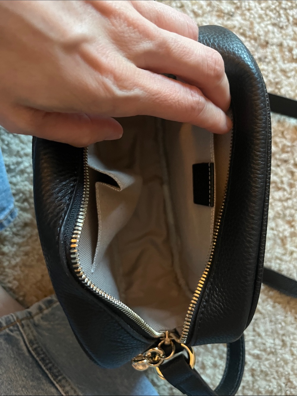 Gucci Black Pebbled Leather Crossbody Camera Bag never used brand new - Picture 3 of 5